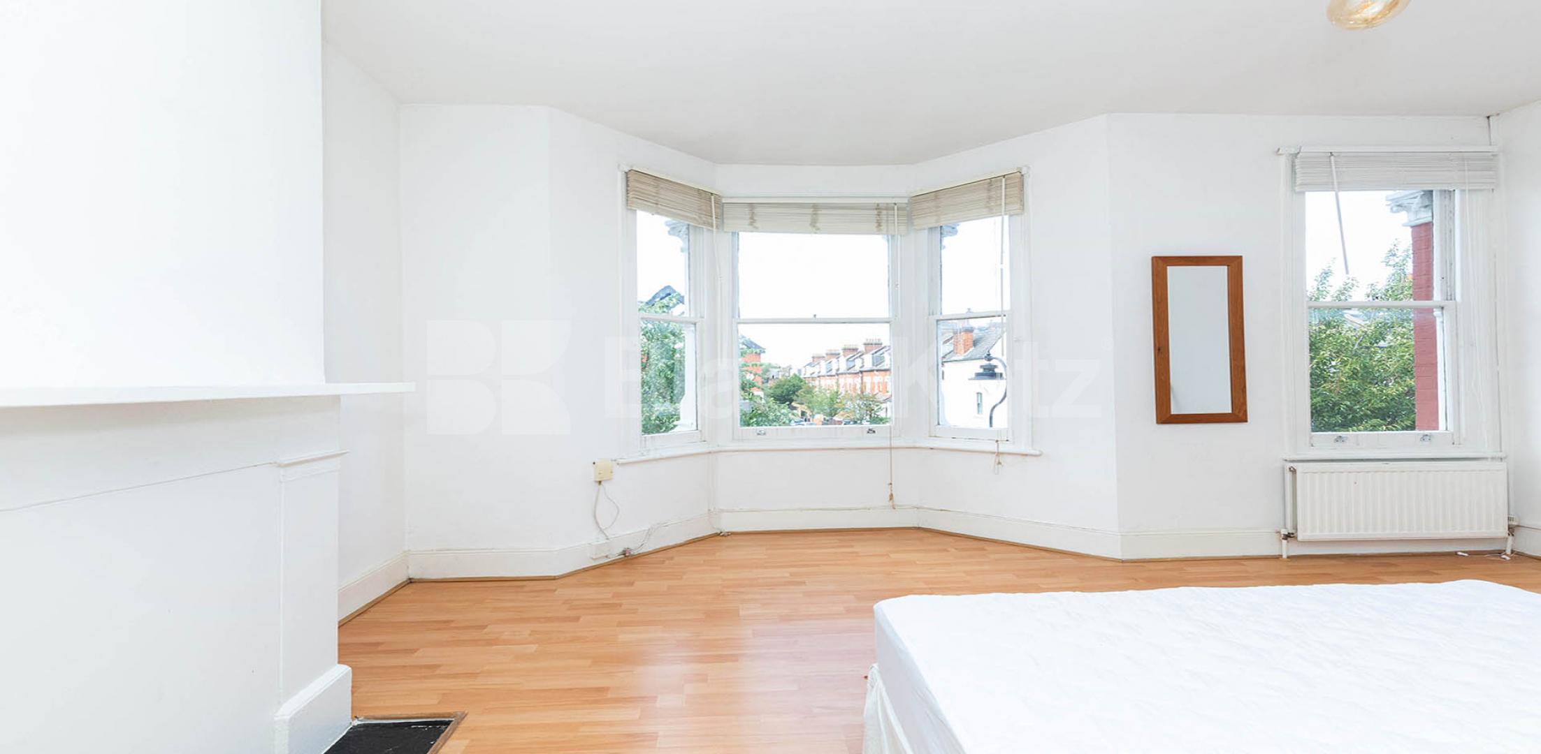 			NEW INSTRUCTION!, 2 Bedroom, 1 bath, 1 reception Flat			 Landrock road, Crouch End